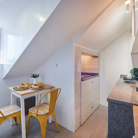 Apartment Bairro Alto Nightlife Hub, By Timecooler Lisbon