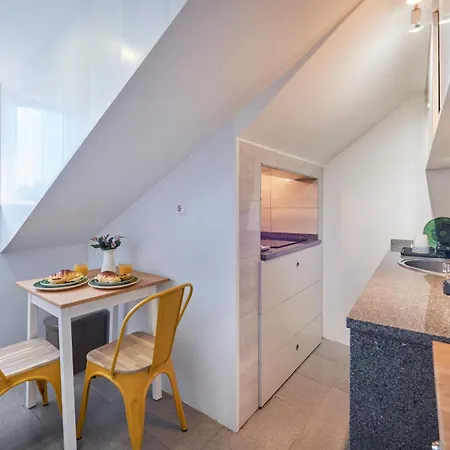 Apartment Bairro Alto Nightlife Hub, By Timecooler *